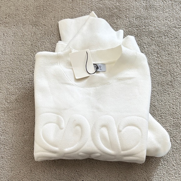 unknown Sweaters - Women’s white/cream Sweater